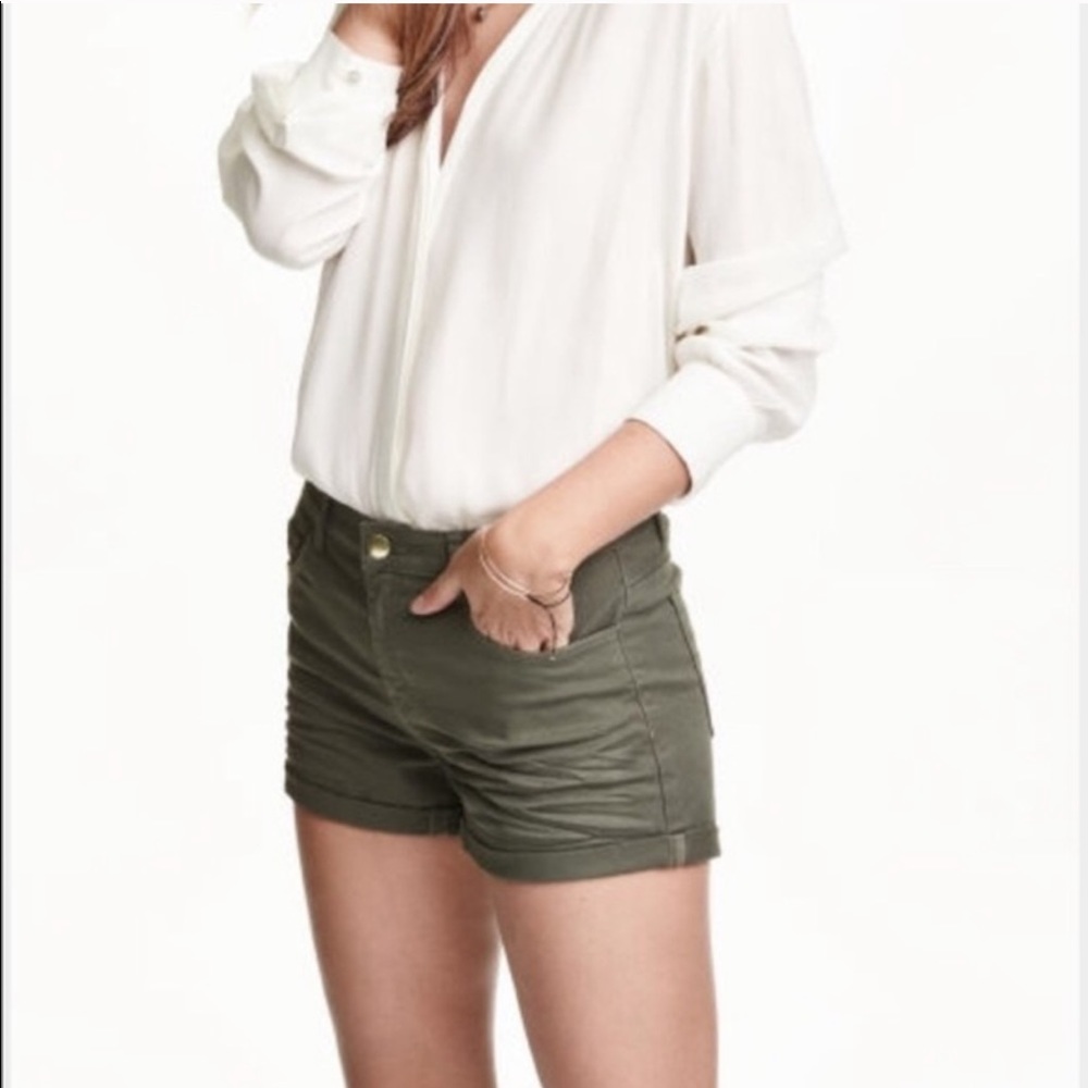 Sold H&M Army Green Cuffed Shorts (2)